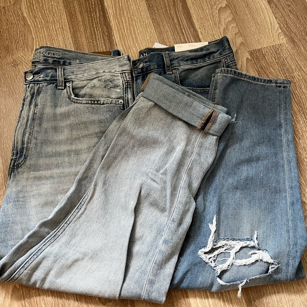 American Eagle Outfitters High Rise Mom Jeans - Light Blue